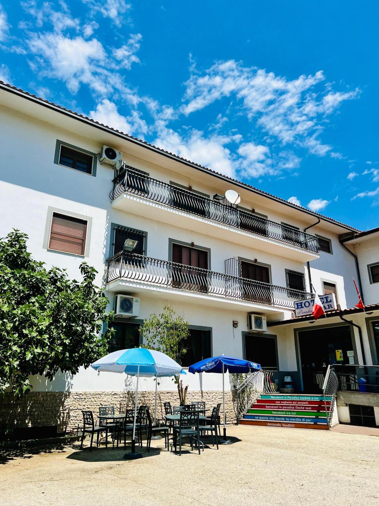 Hotel Paradiso Celano Exterior photo